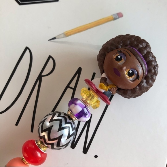 Disney doorables: Soul: Dorothea Williams handmade beaded pen - Picture 1 of 3